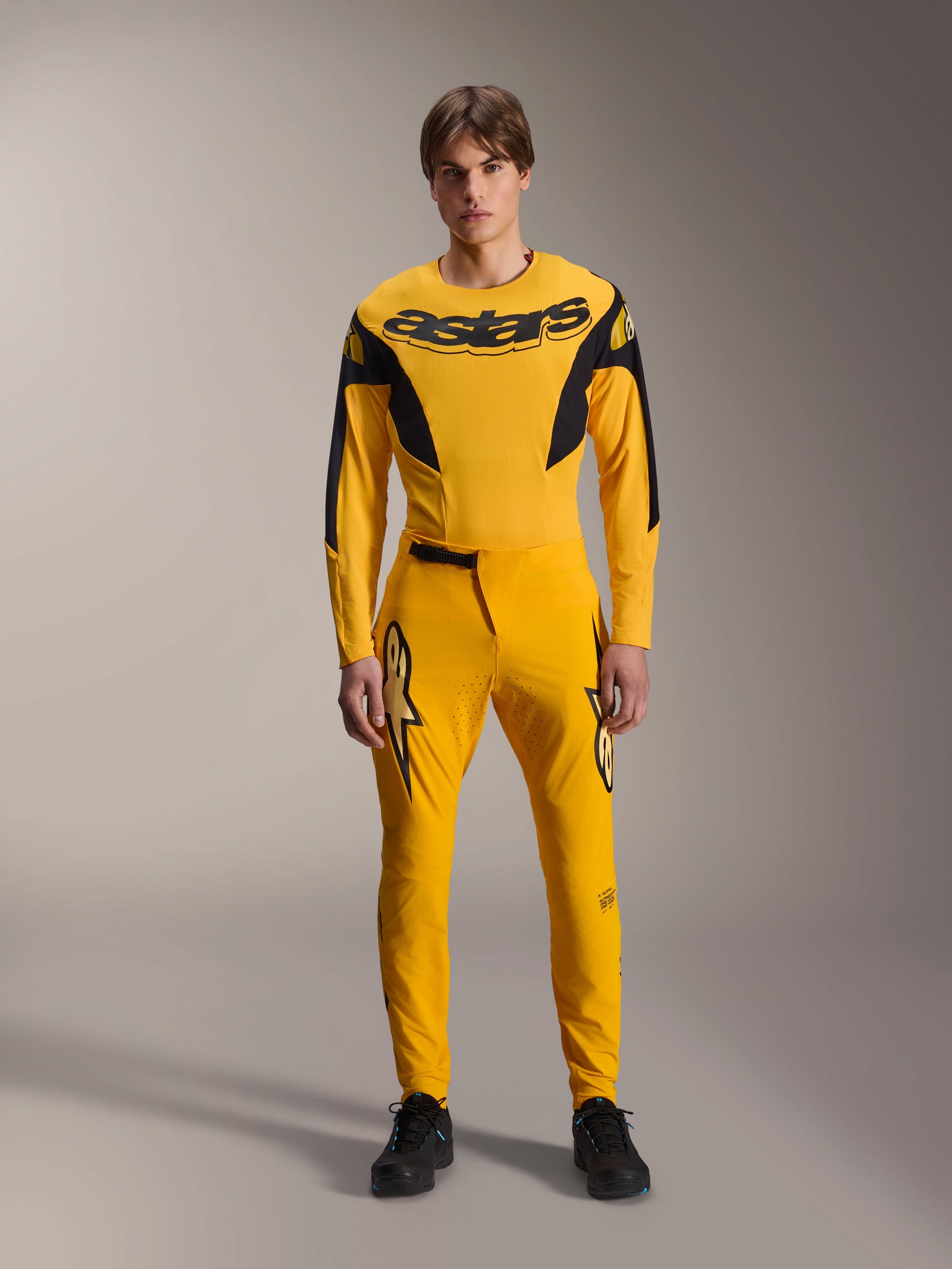 Tenue Complète A-Supra Melt Gold Édition Limitée