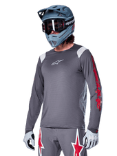 Gris foncé