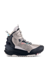 Ecru Coral Black Aqua