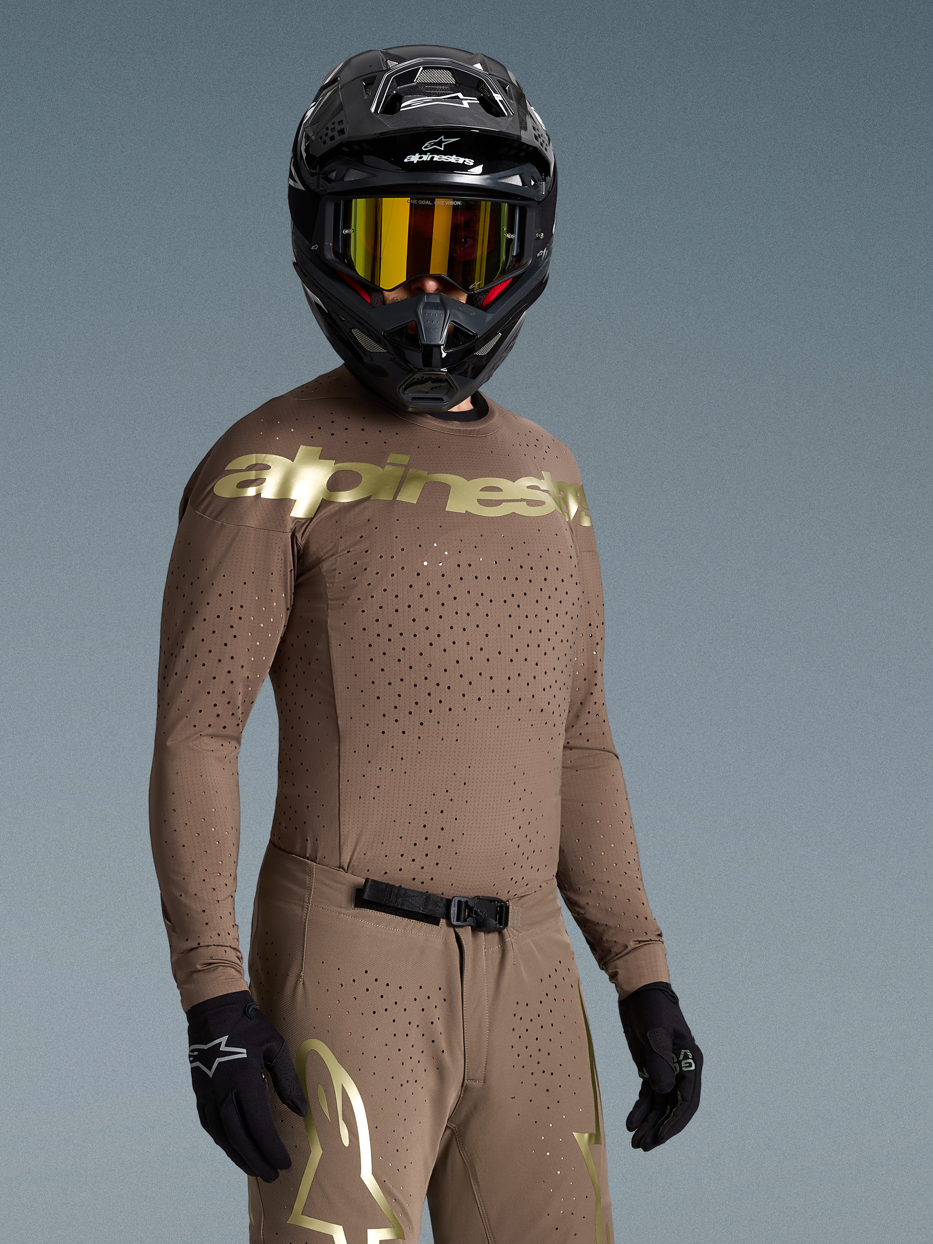 Tenue Complète Supertech Air Gold Édition Limitée